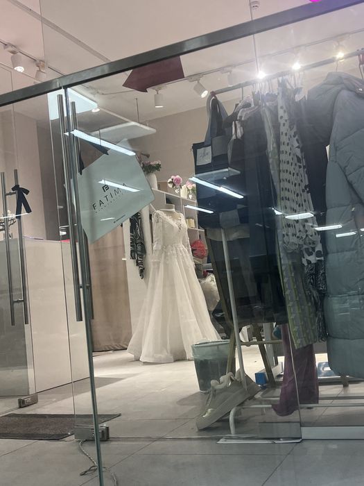 Свадебное платье вместе фатой 60000