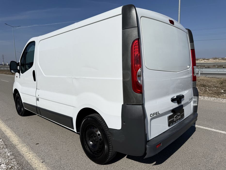 Opel Vivaro 2.0 CDTi 114к.с 2010г. / CLIMA / EURO 5