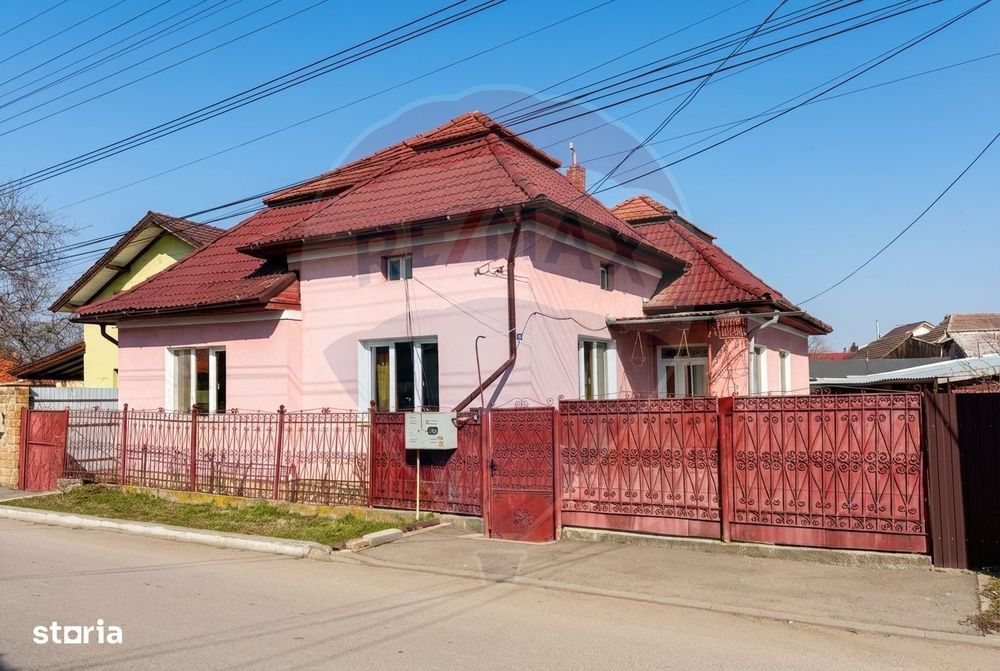 Casă cu 3 camere - str. Primaverii Turda • OLX.ro