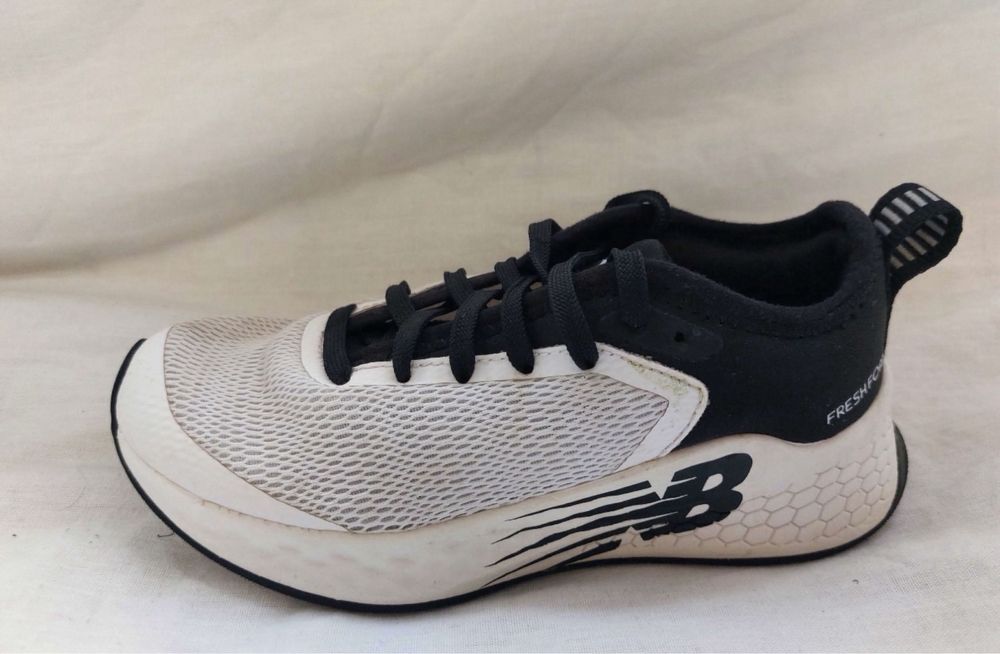 Adidasi New Balance 30