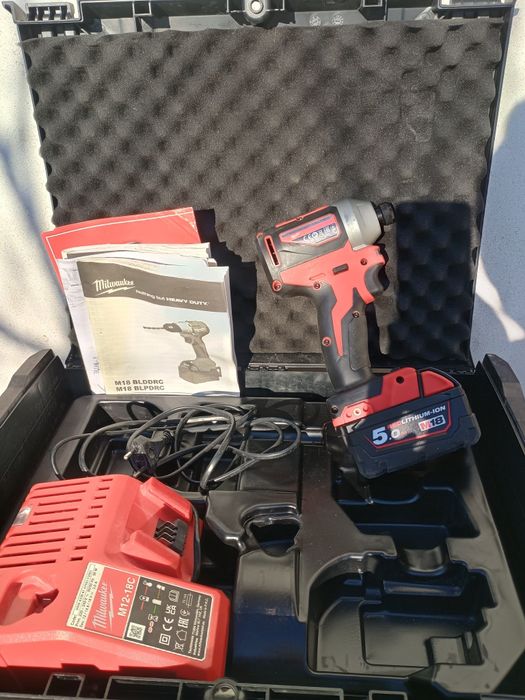 Filetanta cu impact pt biti milwaukee blid2 ,baterie, încărcător, cuti