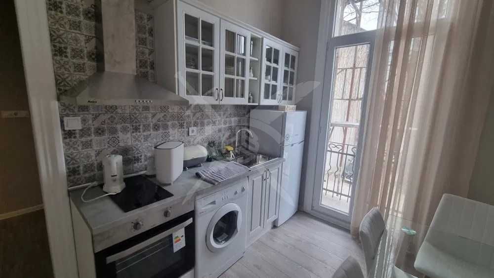 Дава се под наем Тристаен апартамент в Пловдив, Център - 90 кв.м за 750 € - Снимка #4