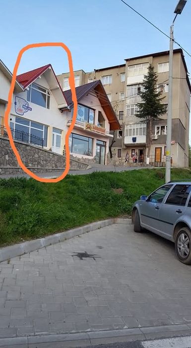 Spațiu comercial