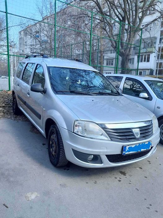 Продавам кола "Дачия Логан"