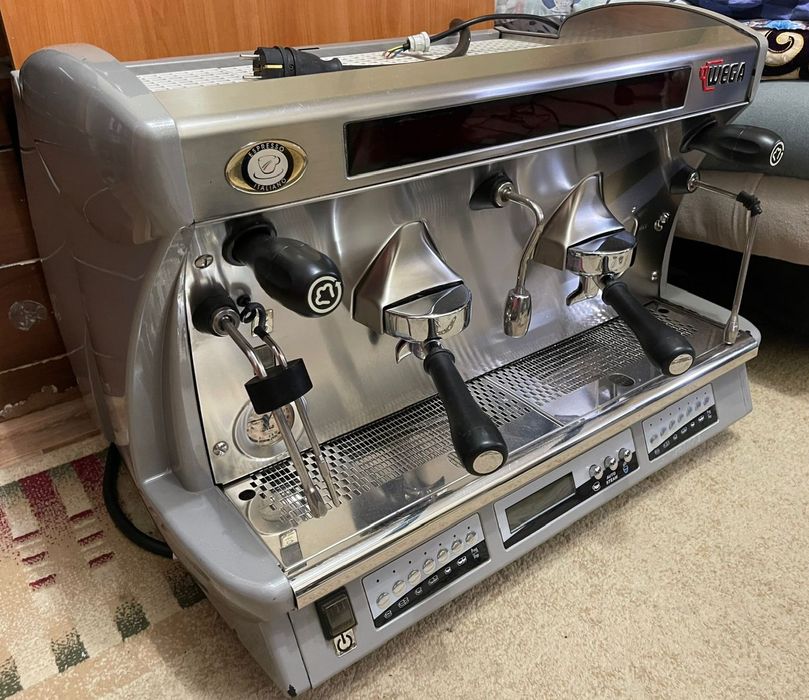 Профессиональная Кофемашина Wega