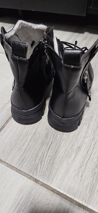 Ghete dama marimea 25 Nou