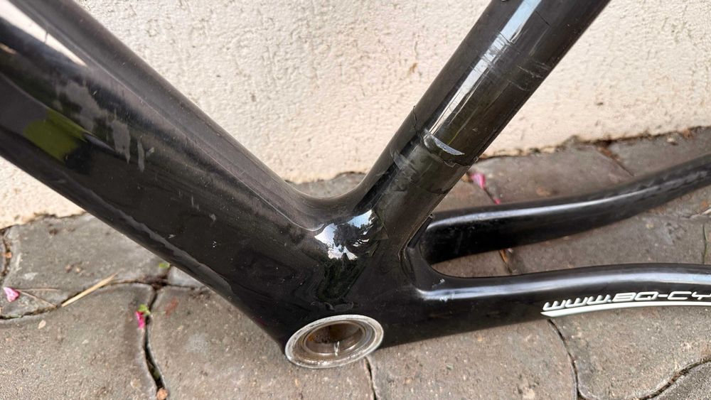 Cadru cursiera carbon BQ Road XL 60cm fisurat