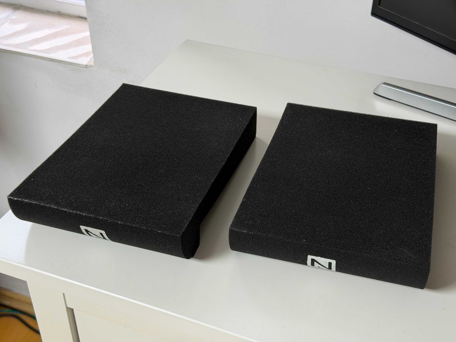 Pad-uri de izolare pentru monitoare de studio / boxe de birou