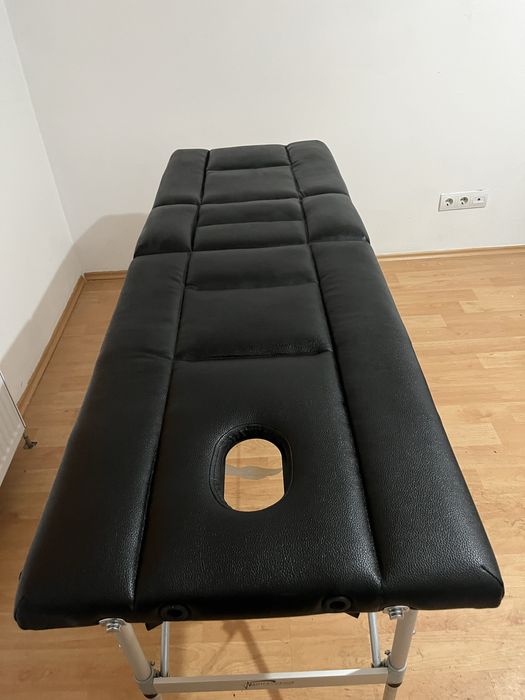 Надежный кушетка