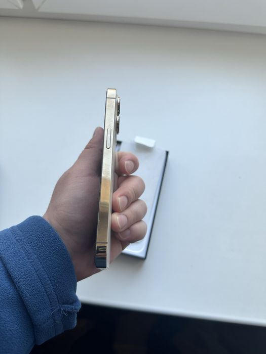 Продам айфон 13 про