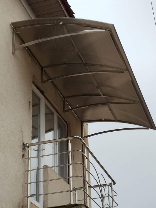 Confecționez: balustrade; porți;  ghiduri ;  copertine  din inox și fier