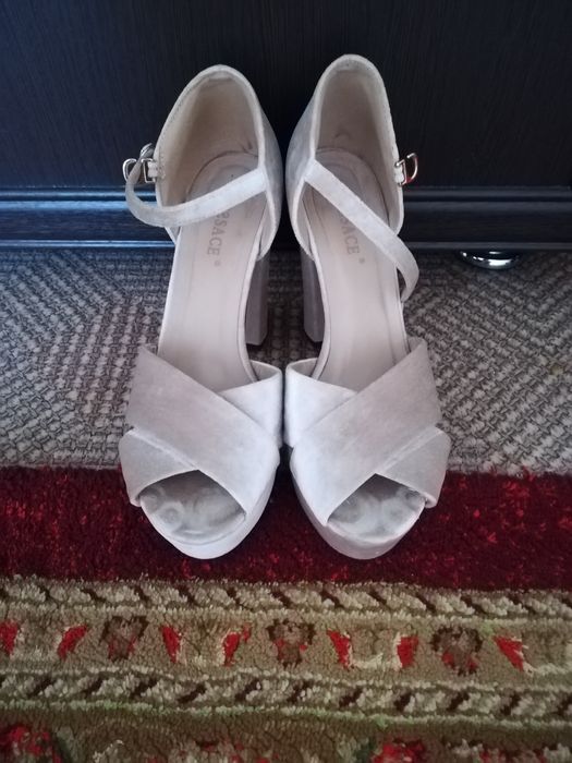 Продам туфли, босоножки