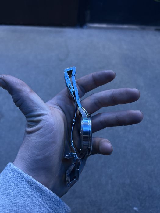 Продам часы в отличном состоянии  Sergio Tacchini