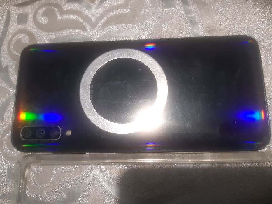 ОппоА5,13500. Самсунг А 71.30 тыс.