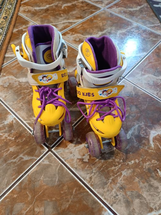 Role fetițe, model cu 4 roti (2 fata, doua spate), mărimea 27-30