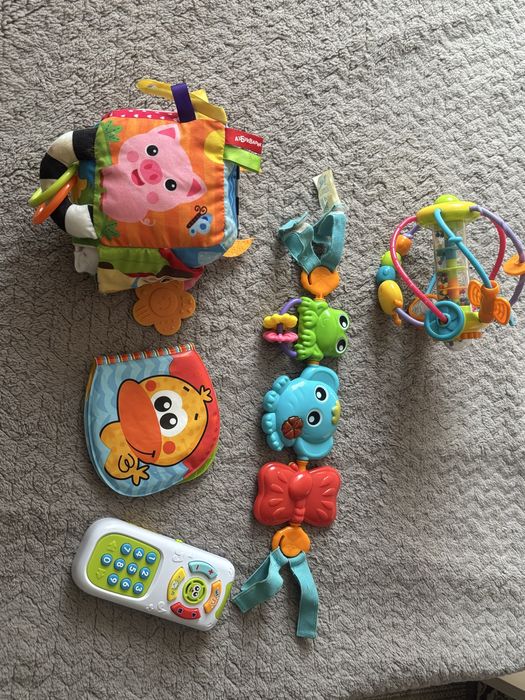 Развивающие игрушки для малышей , много
