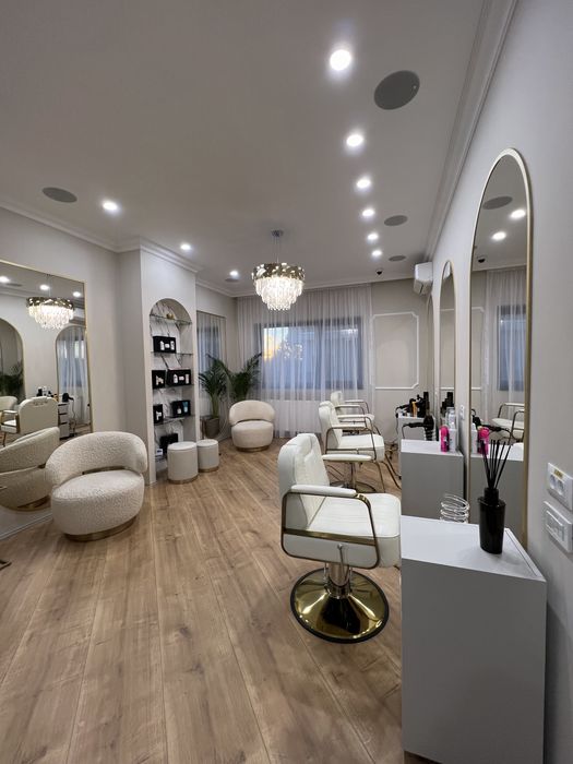 Închiriez posturi salon – Frizerie, Coafor, Manichiură , Masaj