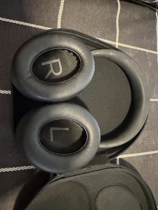 Bose 700 Wireless Noise Cancelling Headphones
