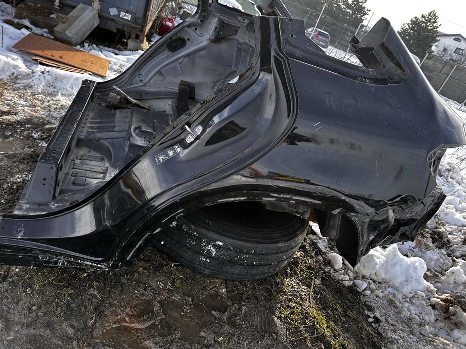 Aripă stânga spate mercedes gle w292 coupe.