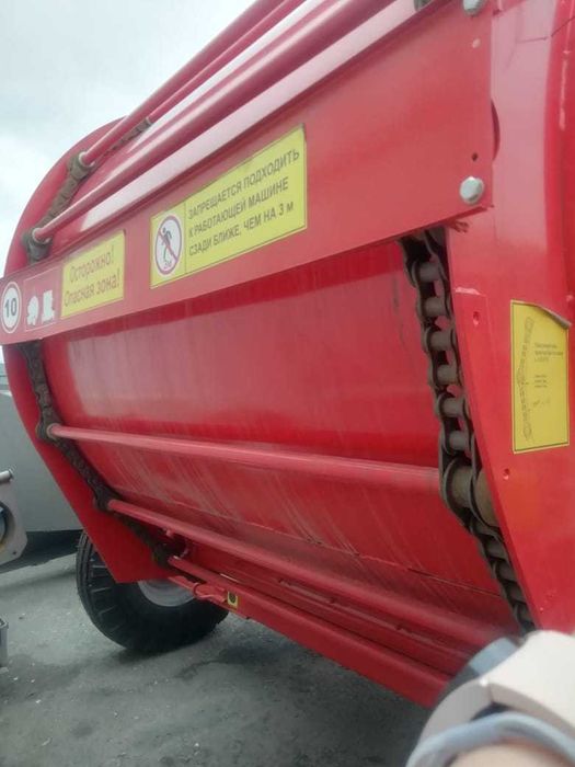 Пресс подборщик рулонный, тюковый