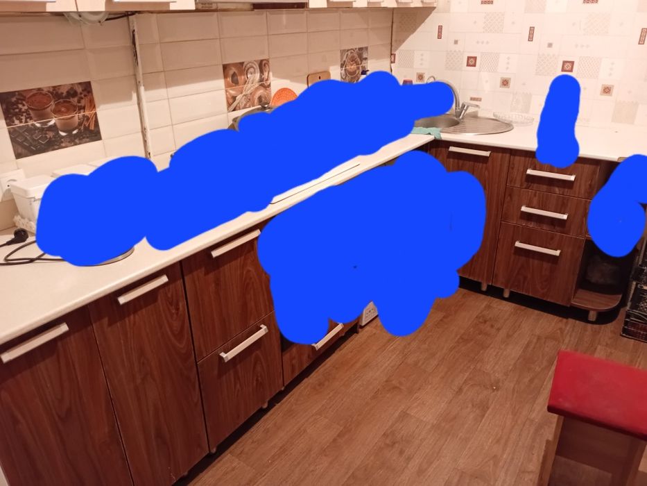 Кухонный мебель  продаётся 15000 самовывоз