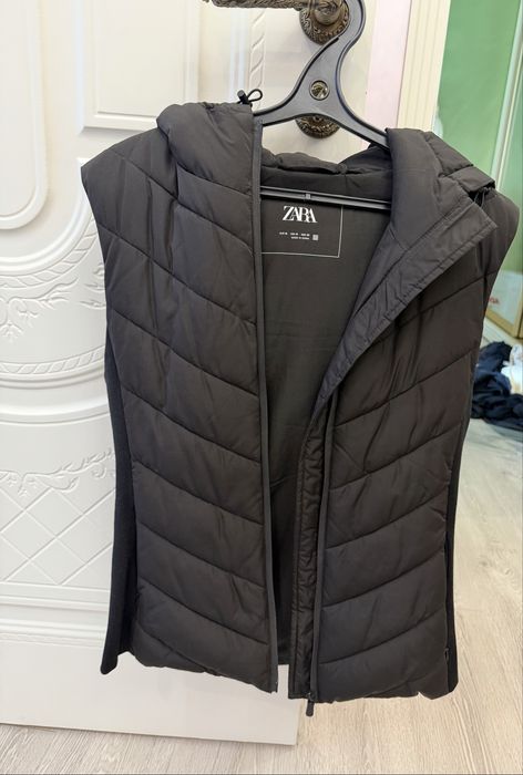 Zara бомбер, жилет оригинал.