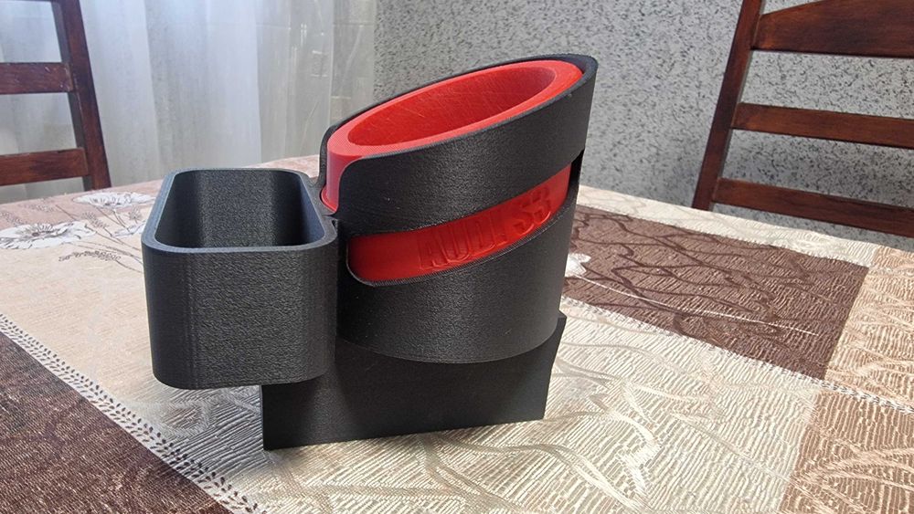 Продавам къп-холдър за Ауди А3 8P,8PA