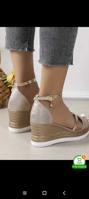 Сандали цвят шампанско