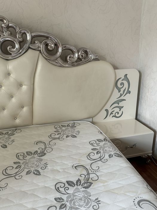 продам кровать с матрасом почти за даром