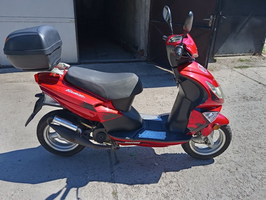 Скутер Baotian 49 куб! 750€
