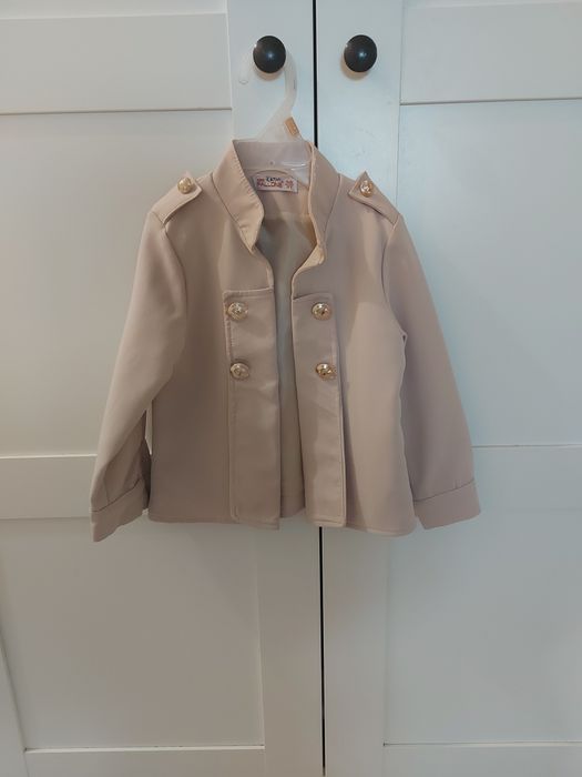 Разпродажба на дрешки на символични цени