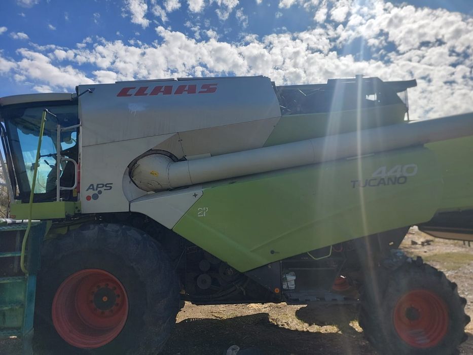 Комбайн Claas TUCANO 440