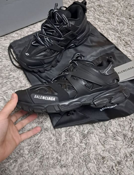 Balenciaga track