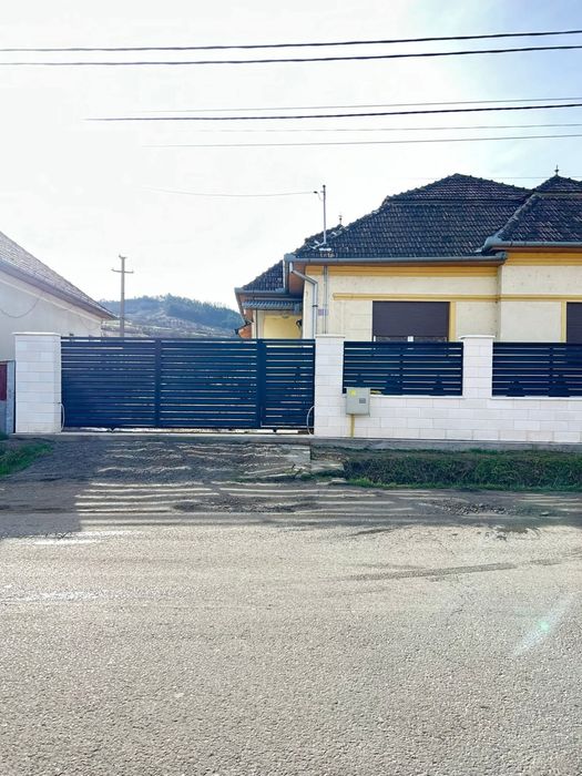 Prefabricate beton și mozaic. Travertin, intervale gard, capace stalpi, șpalieri