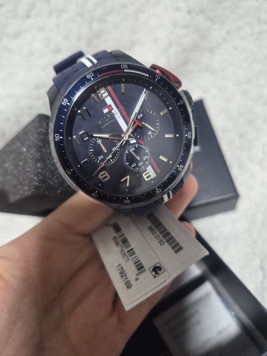 Часы Tommy Hilfiger