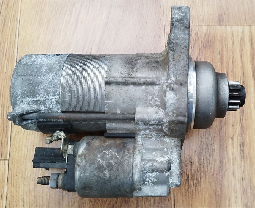 Стартер Volkswagen Caddy III Фолксваген Кадди 1.9TDI VW Caddy