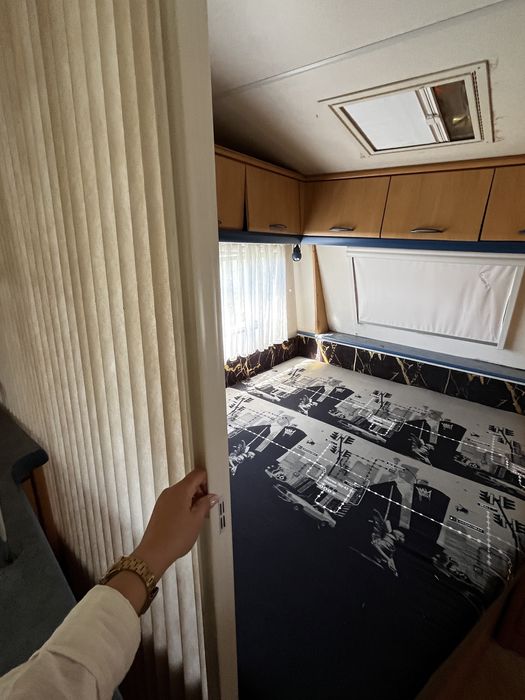 Каравана за 6 души Hobby DeLuxe 560