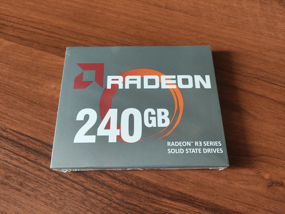 SSD диск 240 Gb. Новые.