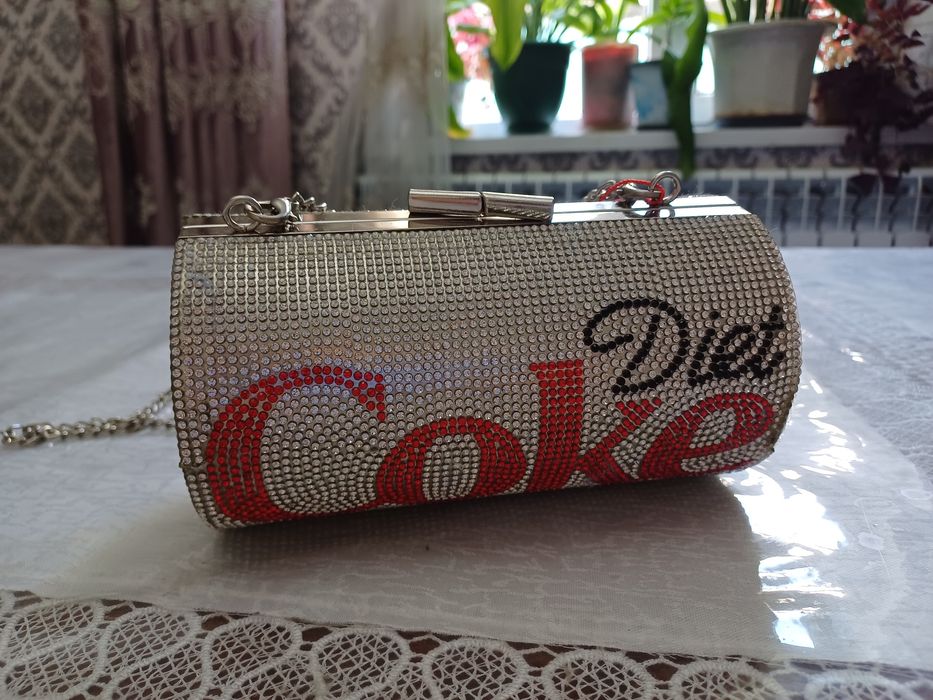 Продам вечернюю сумочку.
