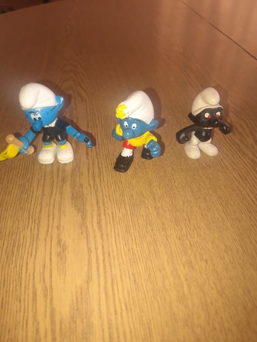 Играчки - смърфове,оловни войници и други