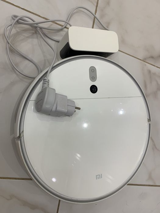 Продам Б/У Робот-пылесос Xiaomi Mi Robot Vacuum Mop 2