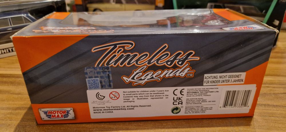 Macheta chevrolet camaro ss motor max 1/24 timeless legends