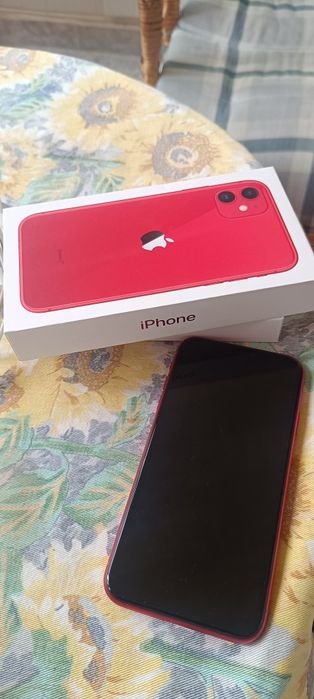 iPhone 11 64GB red