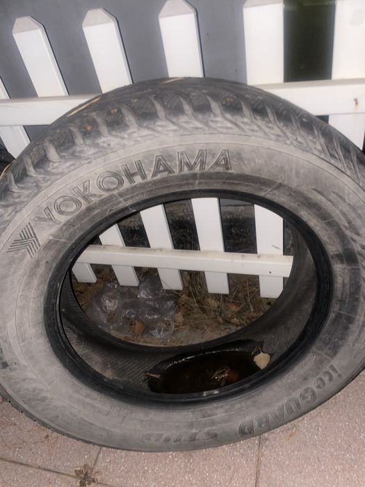 Продам зимние шины Yakohama
