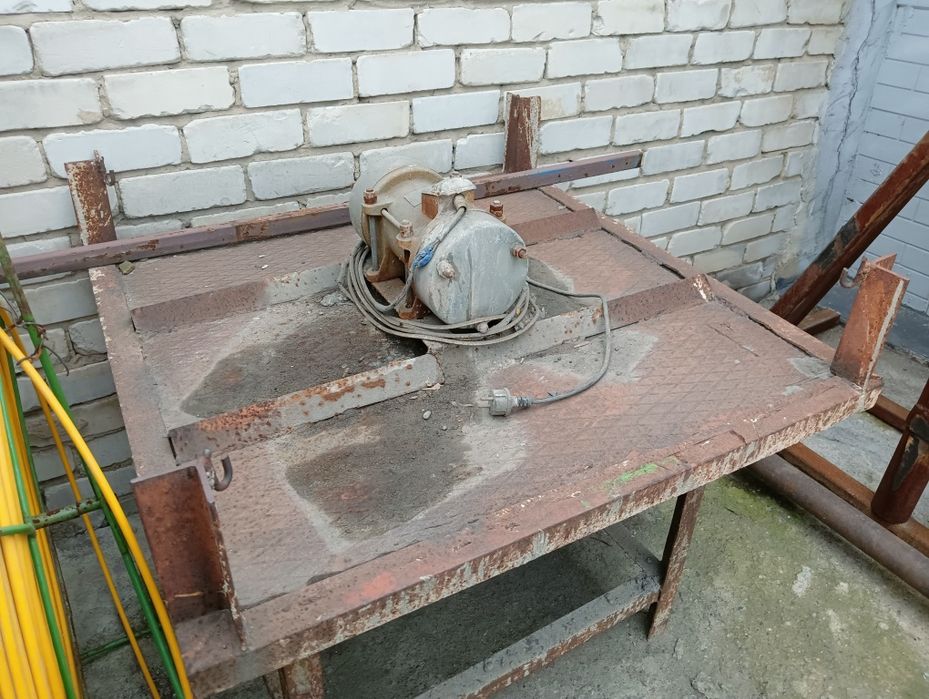 Продам вибростол для брусчатки