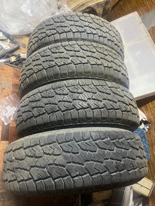 Продам диски с резиной на делику