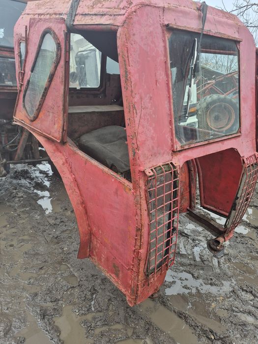 Vând cabină tractor u 445