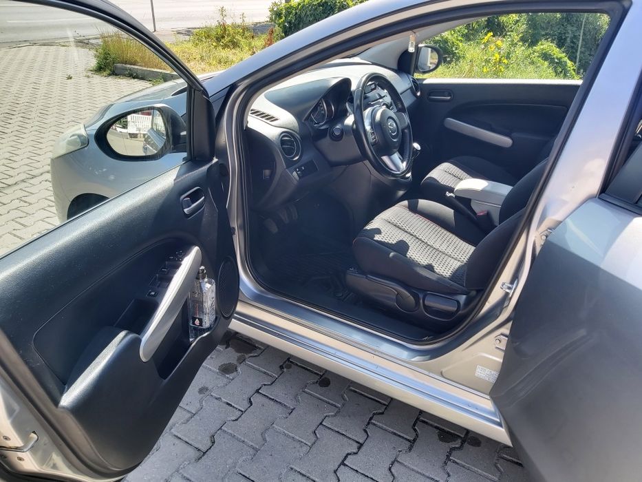 Mazda 2 model GT-LINE 1.3 82 CP cu GPL