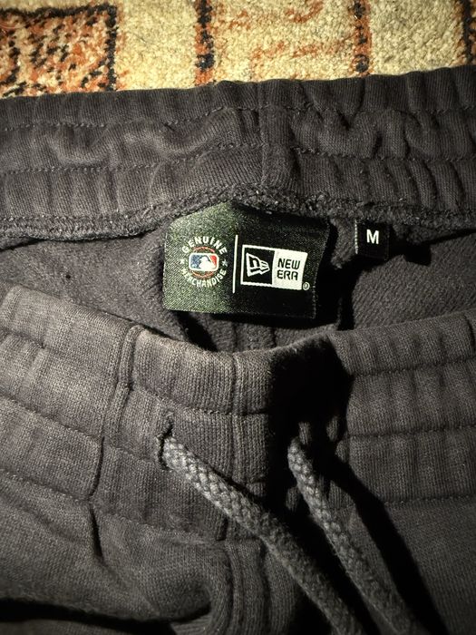 Pantaloni New Era, marimea M