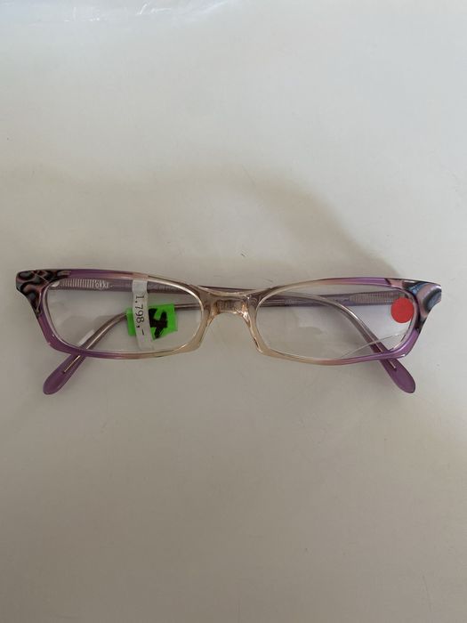 Vand rame ochelari moderne , frumoase si noi.